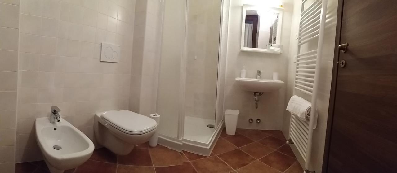 Carlito'S Trattoria Con Alloggio Vertemate Екстер'єр фото